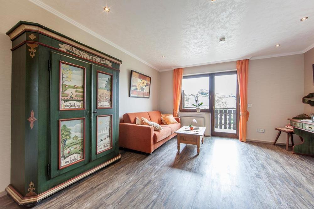 Landgasthaus Zum Kreuzberg Schonbach  Ngoại thất bức ảnh
