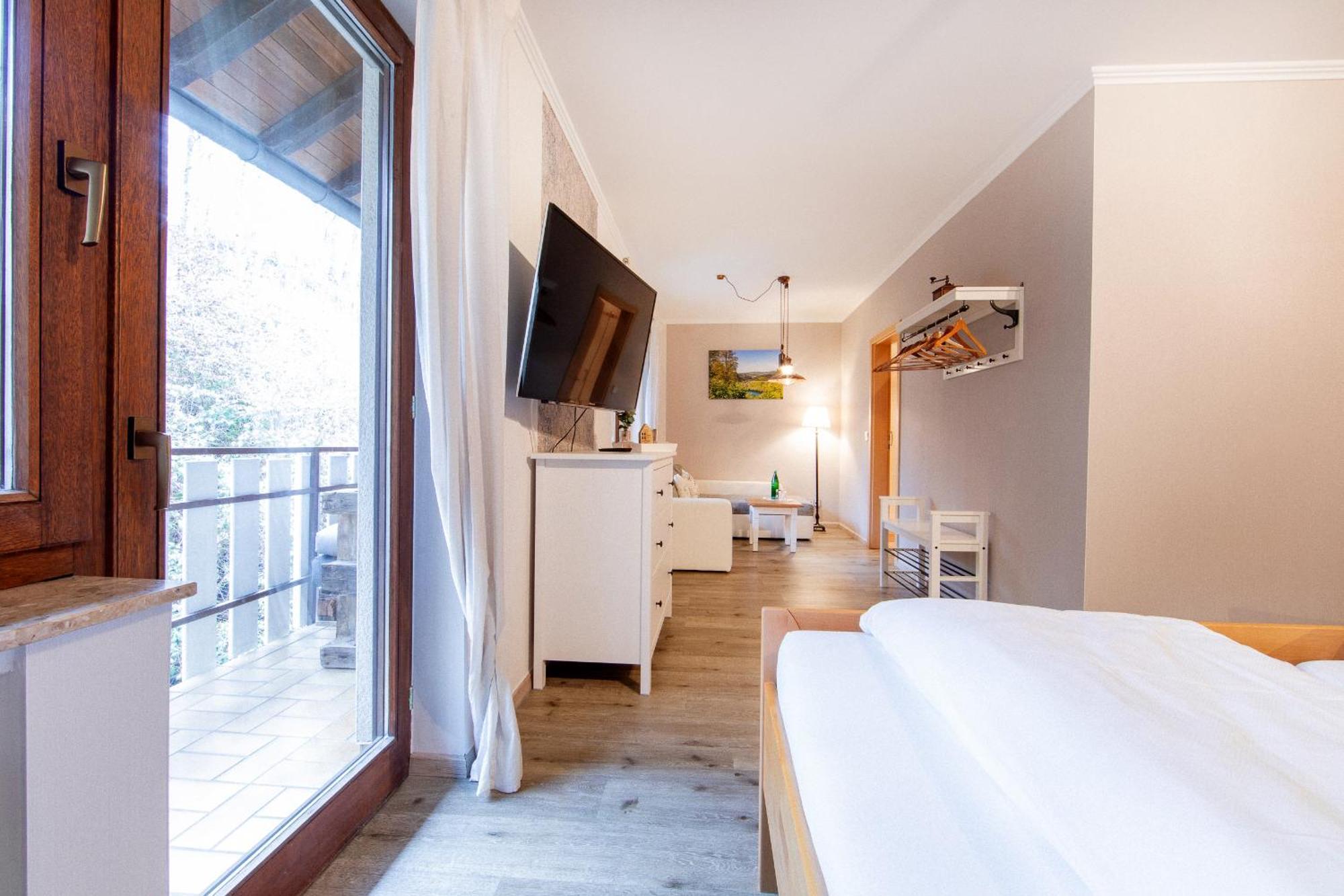 Landgasthaus Zum Kreuzberg Schonbach  Ngoại thất bức ảnh