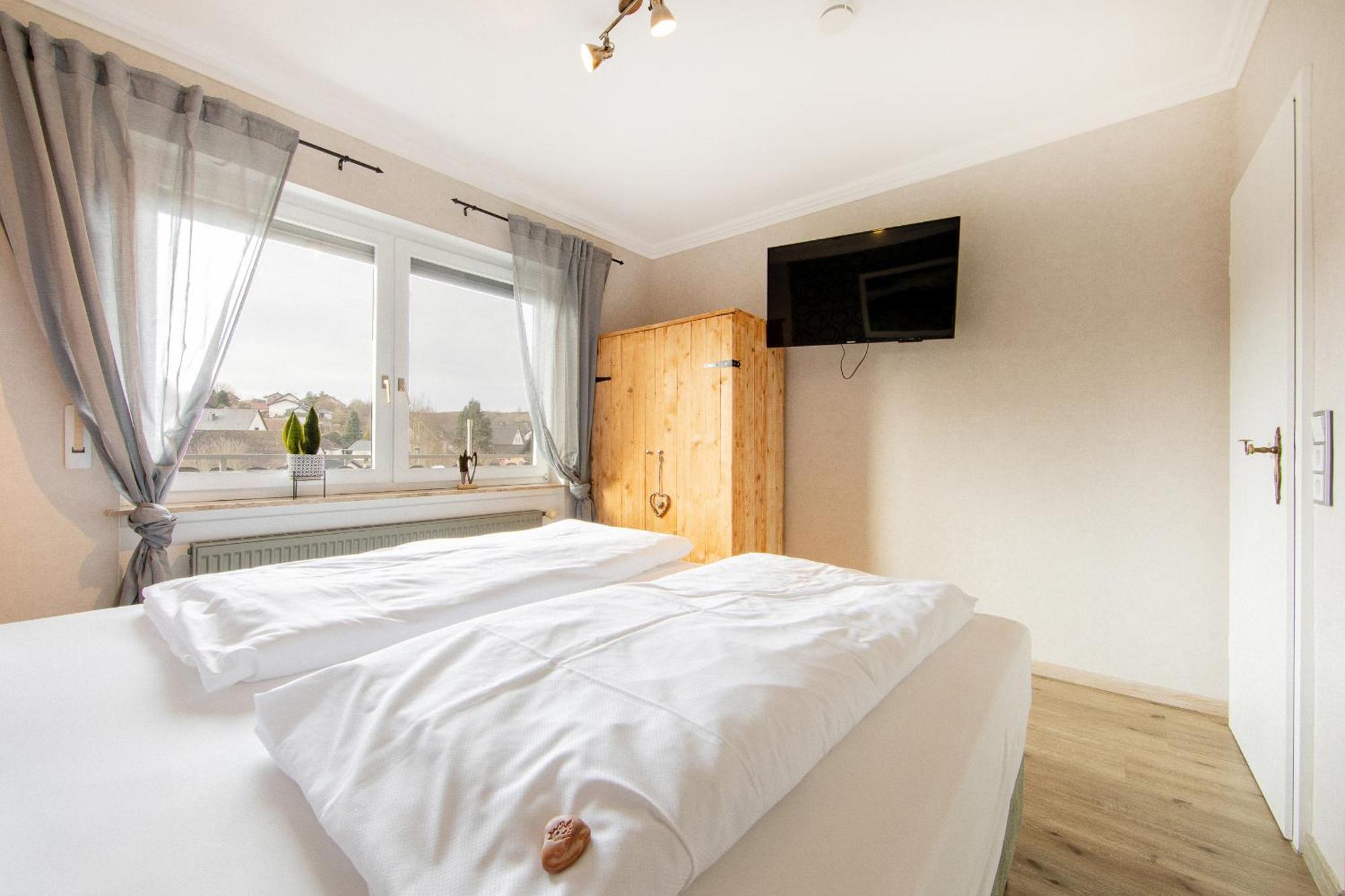 Landgasthaus Zum Kreuzberg Schonbach  Ngoại thất bức ảnh