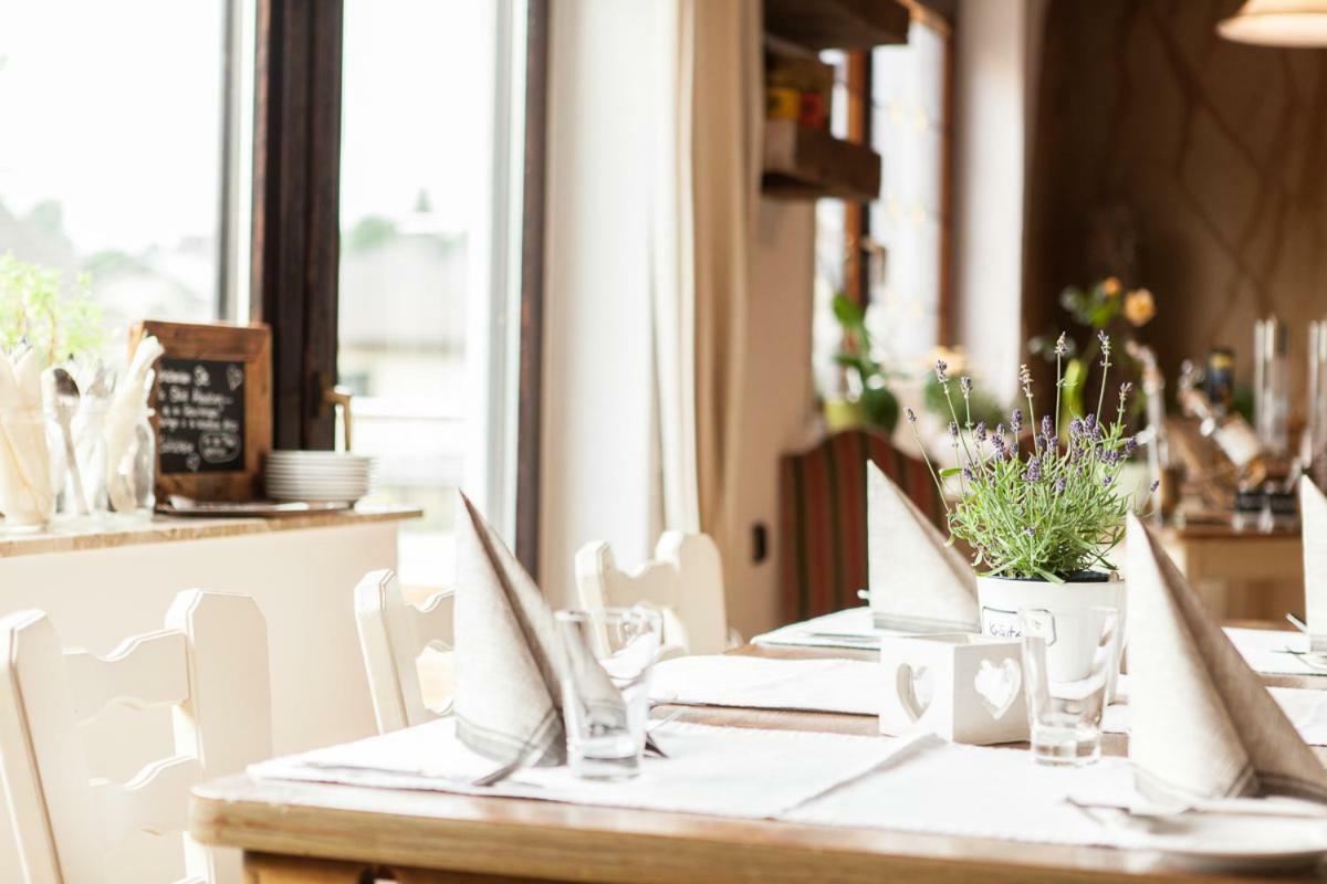 Landgasthaus Zum Kreuzberg Schonbach  Ngoại thất bức ảnh